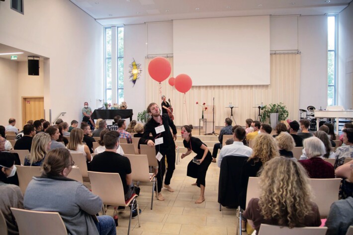 Der Fachtag Erziehung unter Mitarbeit der KOBA Initiative für Empathie, Kunst & Theater hat die Teilnehmenden inspiriert und motiviert.